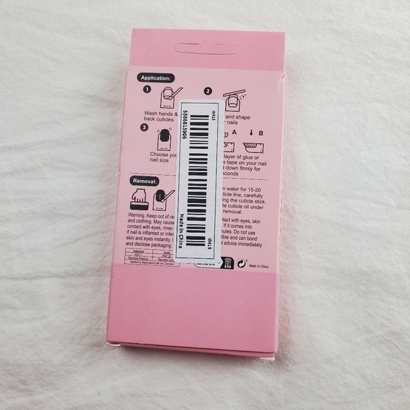 24 Pieces Fake Press On Nails - Picture 6 of 8